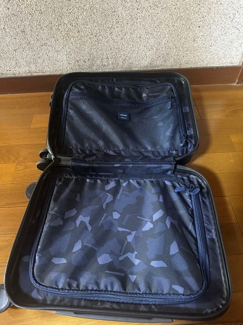 INV30 イノベータースーツケース