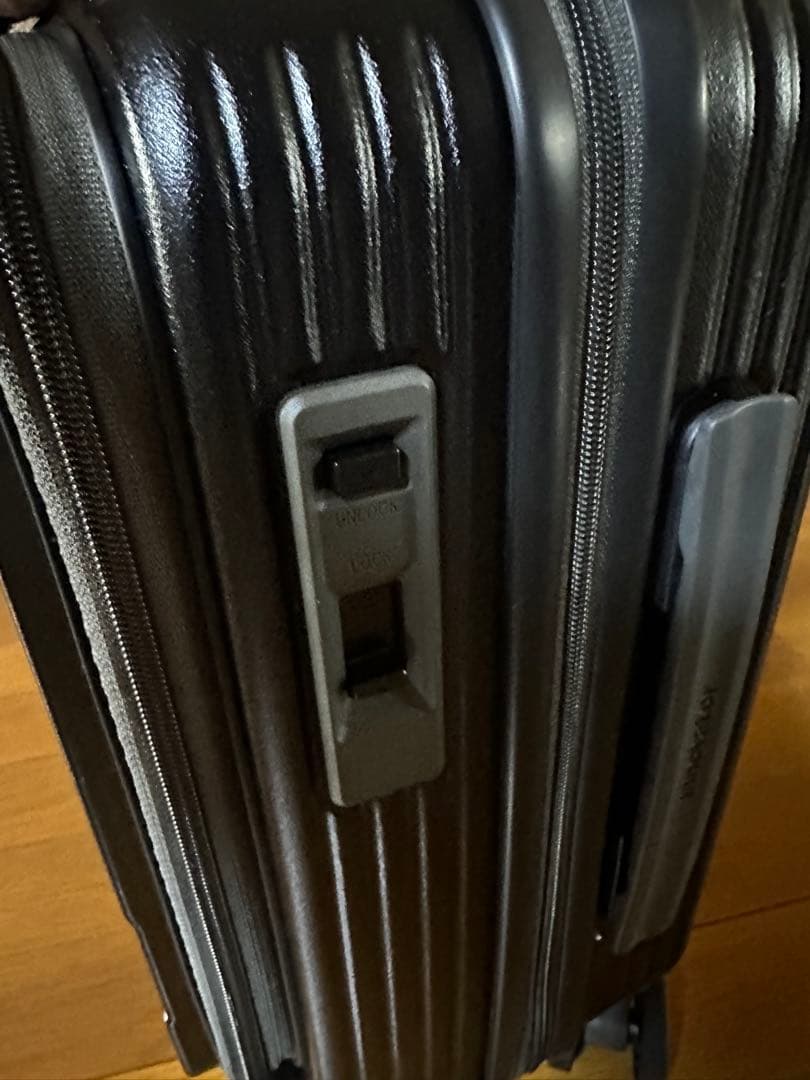 INV30 イノベータースーツケース