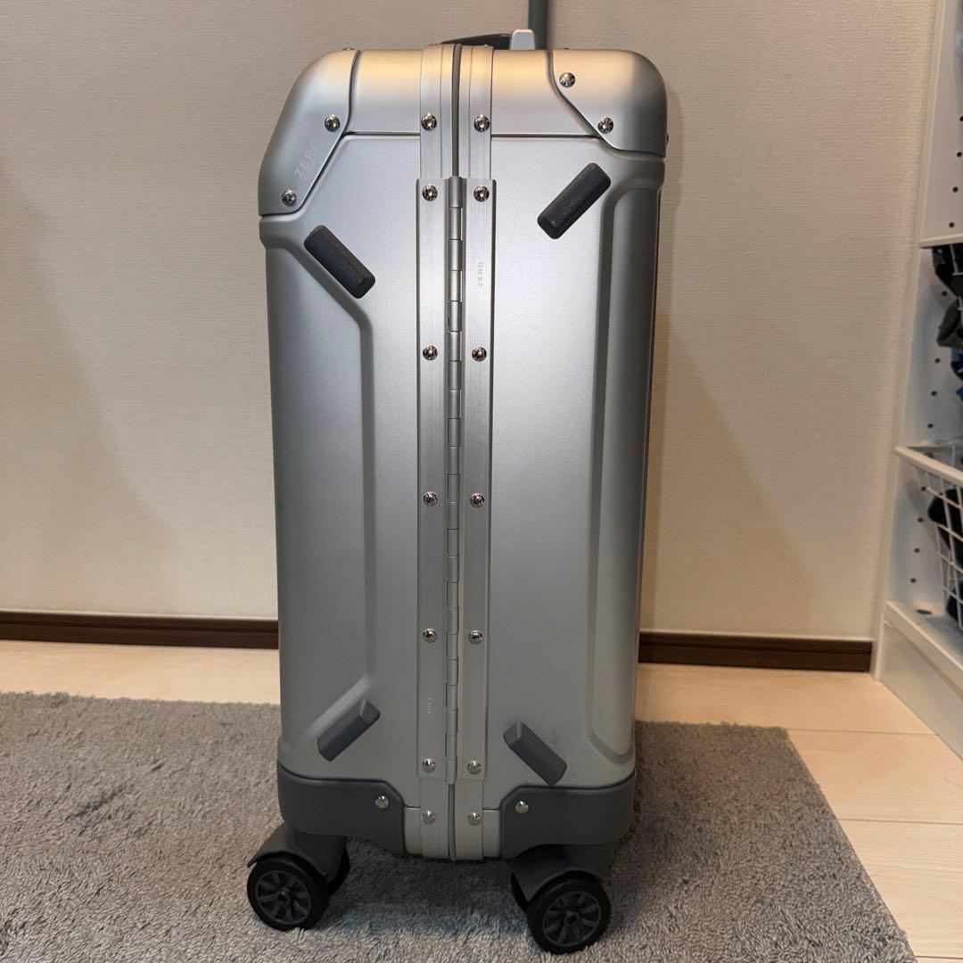 【KK】　ゼロハリバートン　スーツケース 31Ｌ