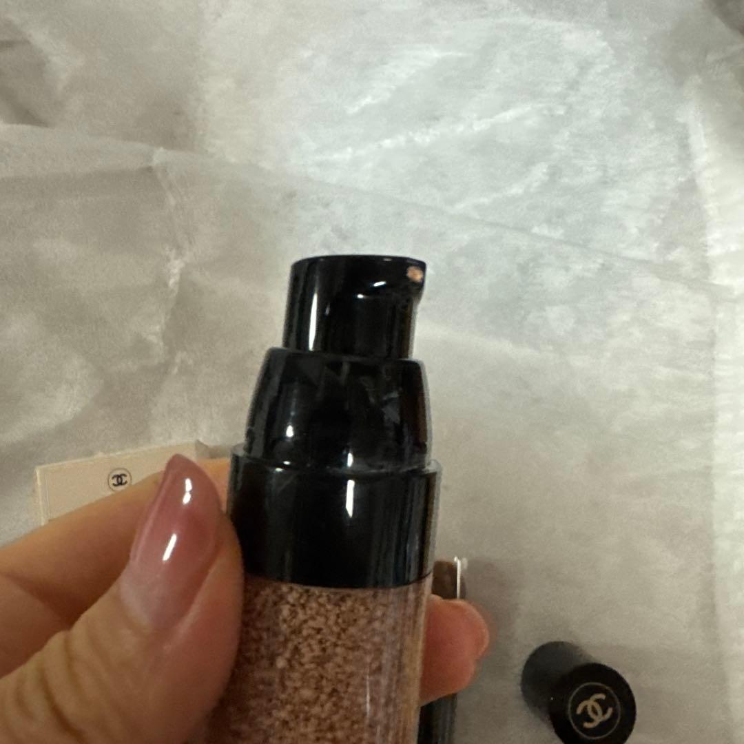 シャネルリキッドファンデーション★レ ベージュ トゥッシュ ドゥ タンBR12