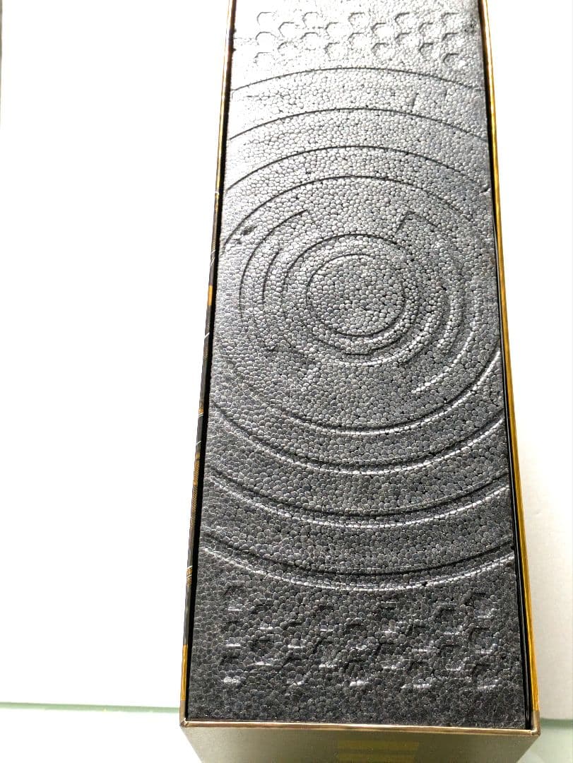 ホットトイズ MMS764D69 アイアンマン・マーク3 ゴールドカラー限定版