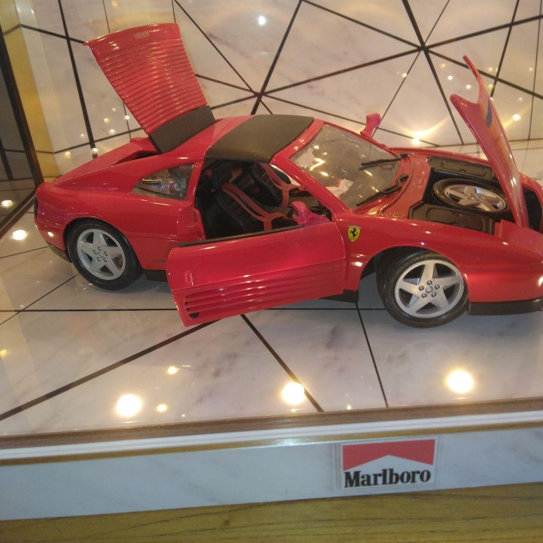 フェラーリ＆ランボルギーニショーケース＆ミニカーセットです。