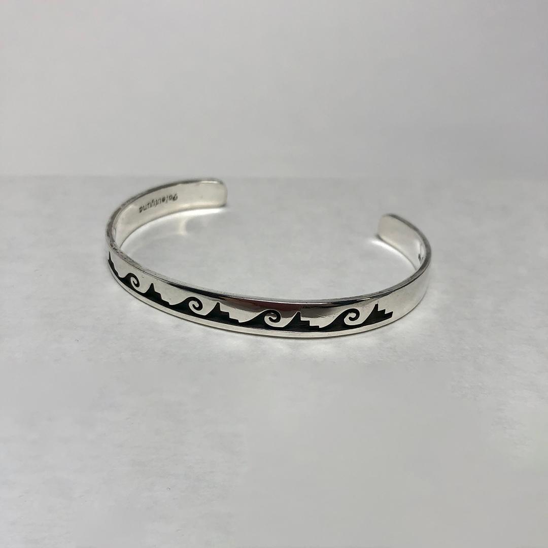 インディアンジュエリー　ホピ族　バングル　スターリング シルバー　オーバーレイ