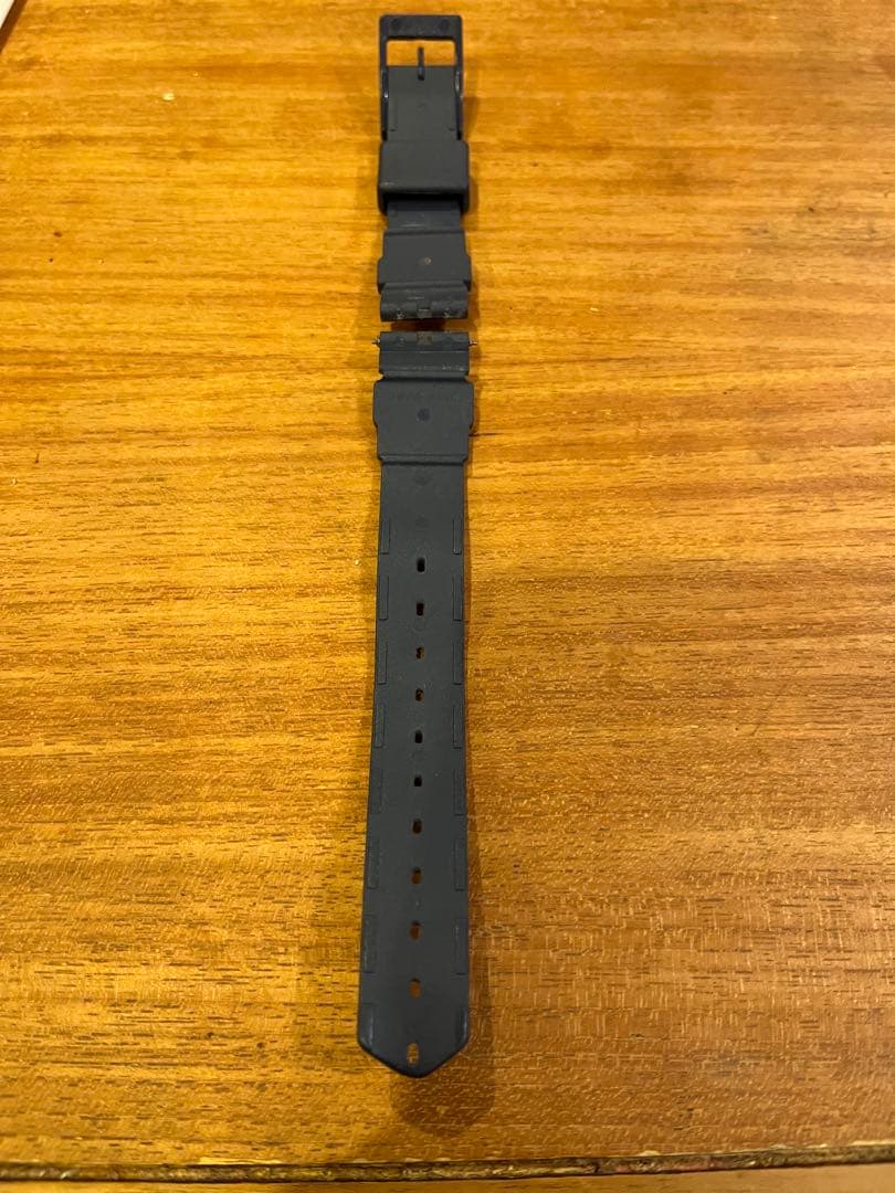 タグホイヤのフォーミュラ1 純正ベルト18mm メンズ用です。