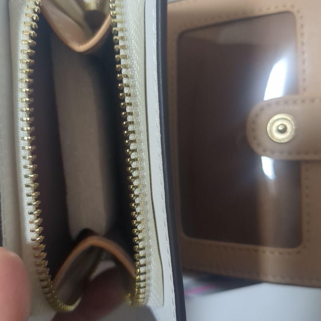 新品✨️ COACH 折り財布　二つ折り　花柄　コンパクト 箱付き 最終お値下‼