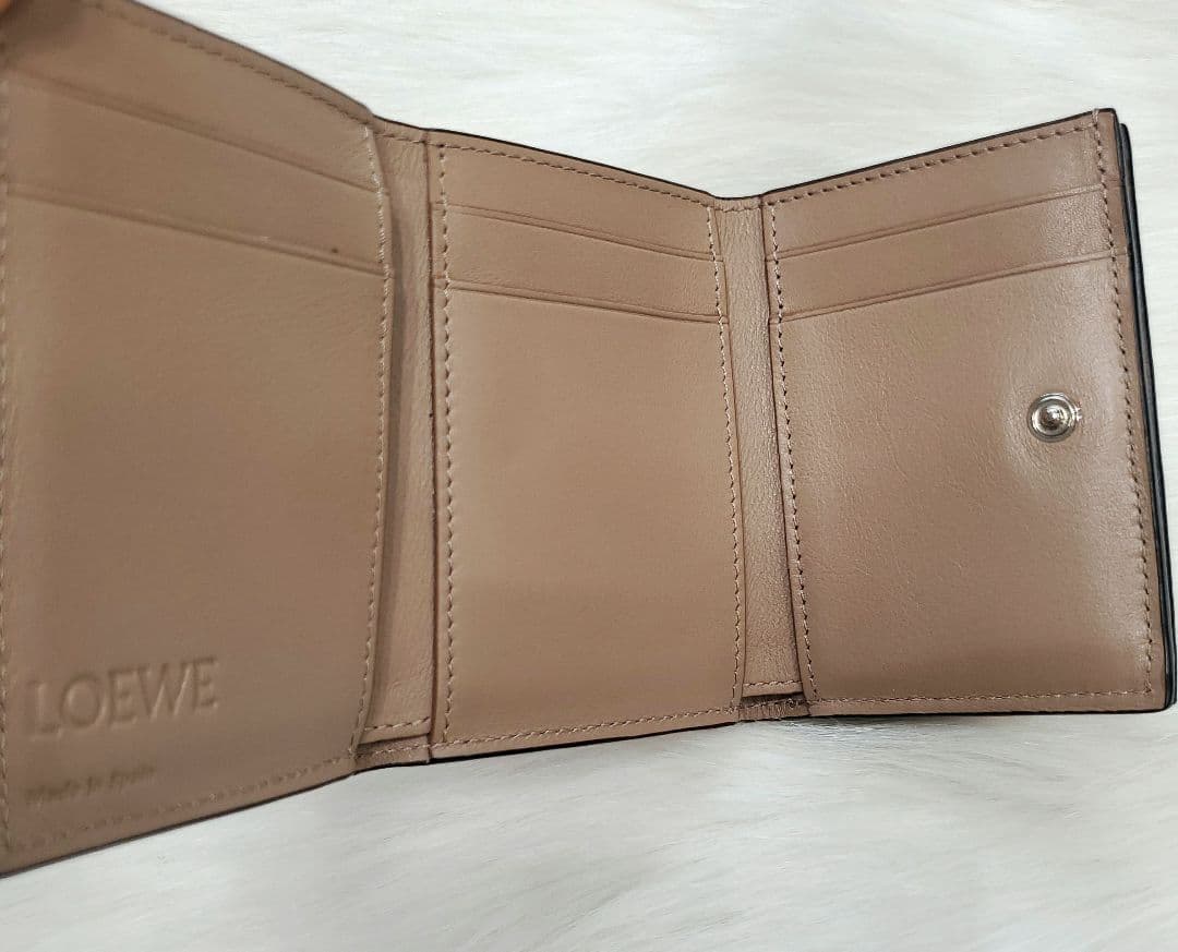 @mama☆新品未使用☆LOEWE アナグラムトライフォールド