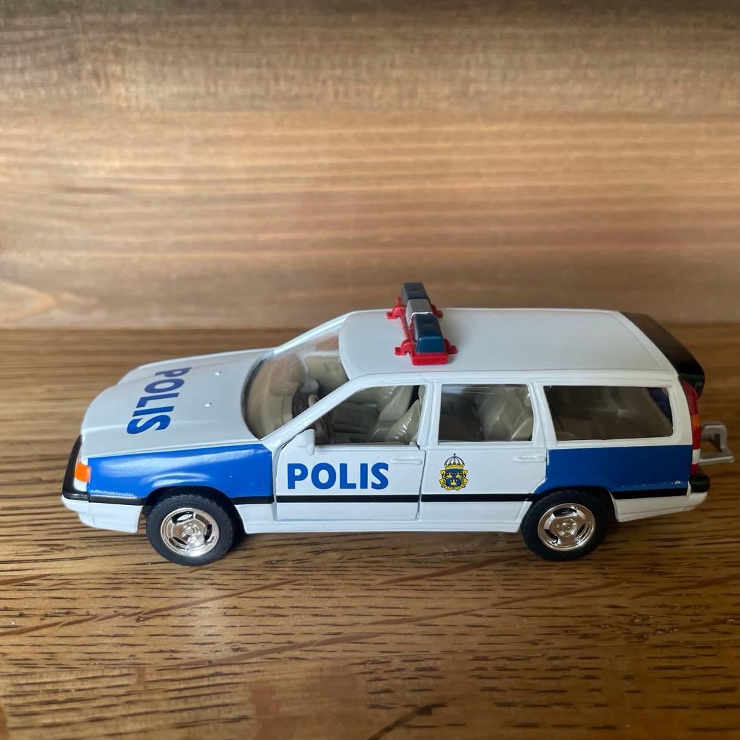 ボルボ　パトカー　ミニカー