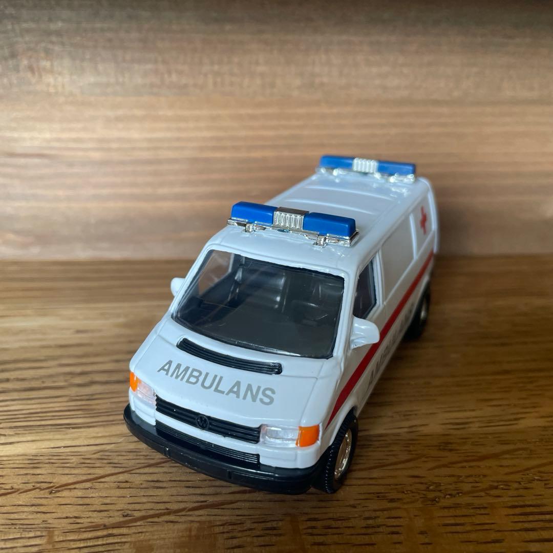 ボルボ　パトカー　ミニカー