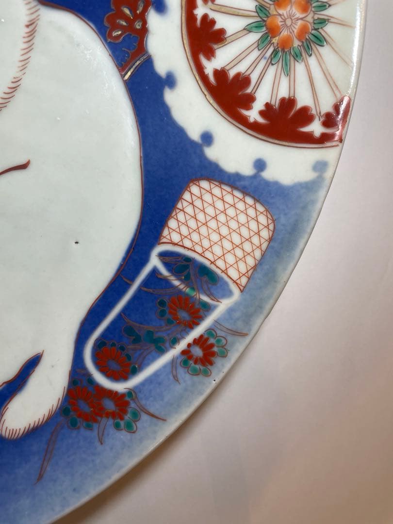 古伊万里　金彩　色絵皿　白抜き技法　兎　花籠　雪輪　大皿