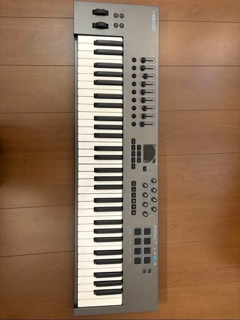 nektar IMPACT LX61+ カバー コード付き
