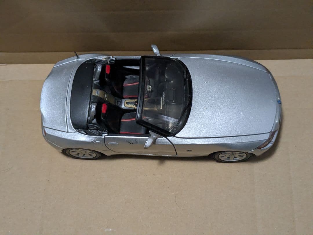 BMW Z4 シルバー　ミニカー　1/24