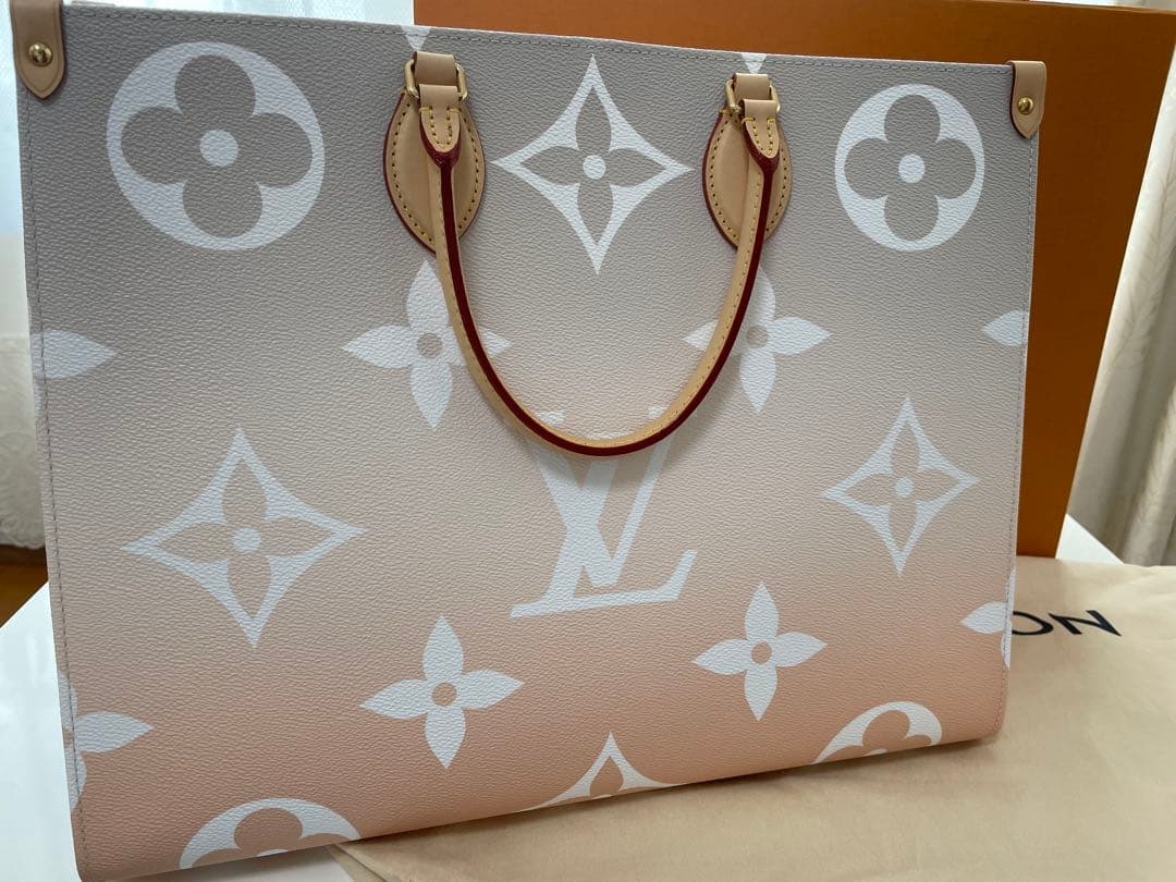 もに　限定ルイ・ヴィトン オンザゴー GM グラデーション　未使用