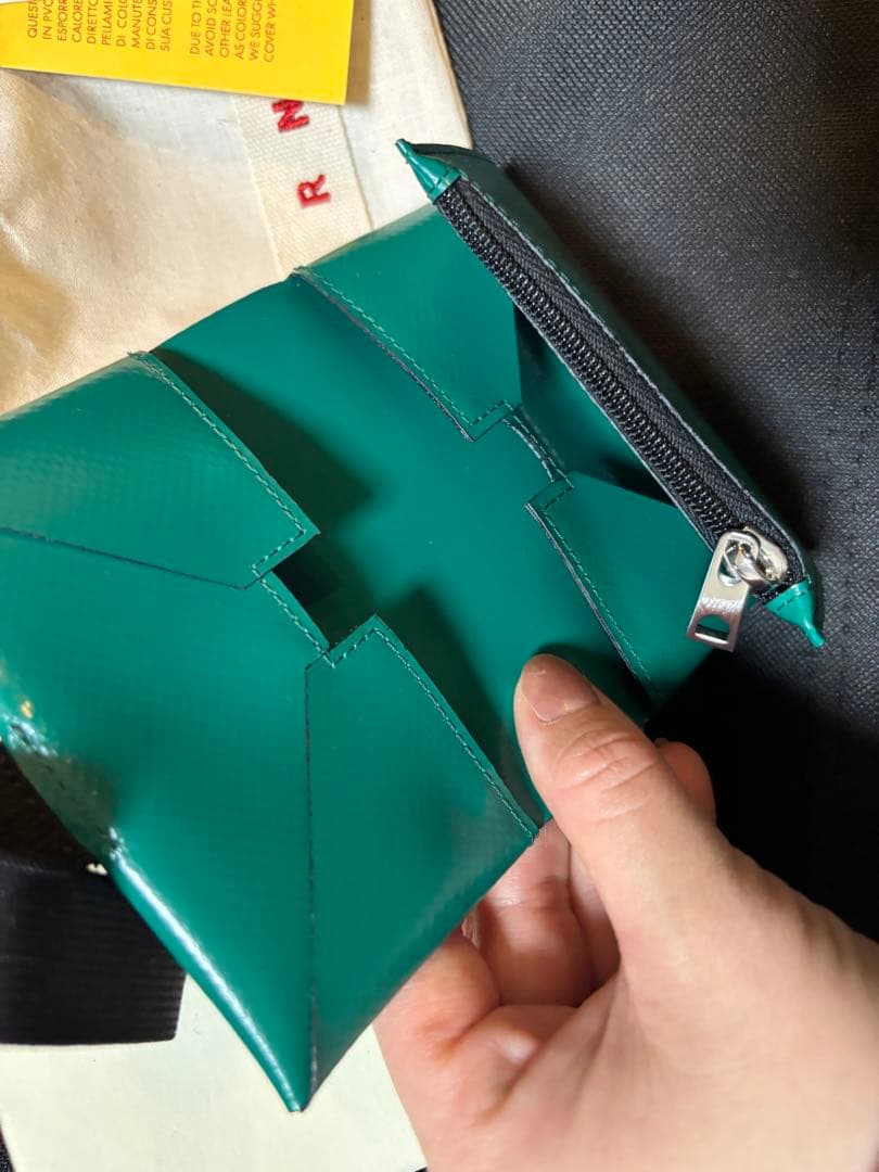 MARNI 三つ折り財布 グリーン　ケース