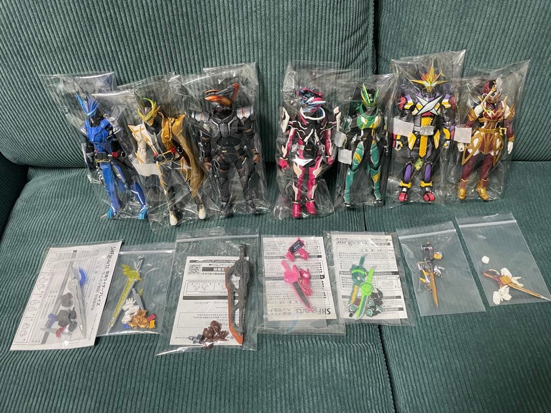 【まとめ売り】『仮面ライダーセイバー S.H.Figuarts 7体セット』