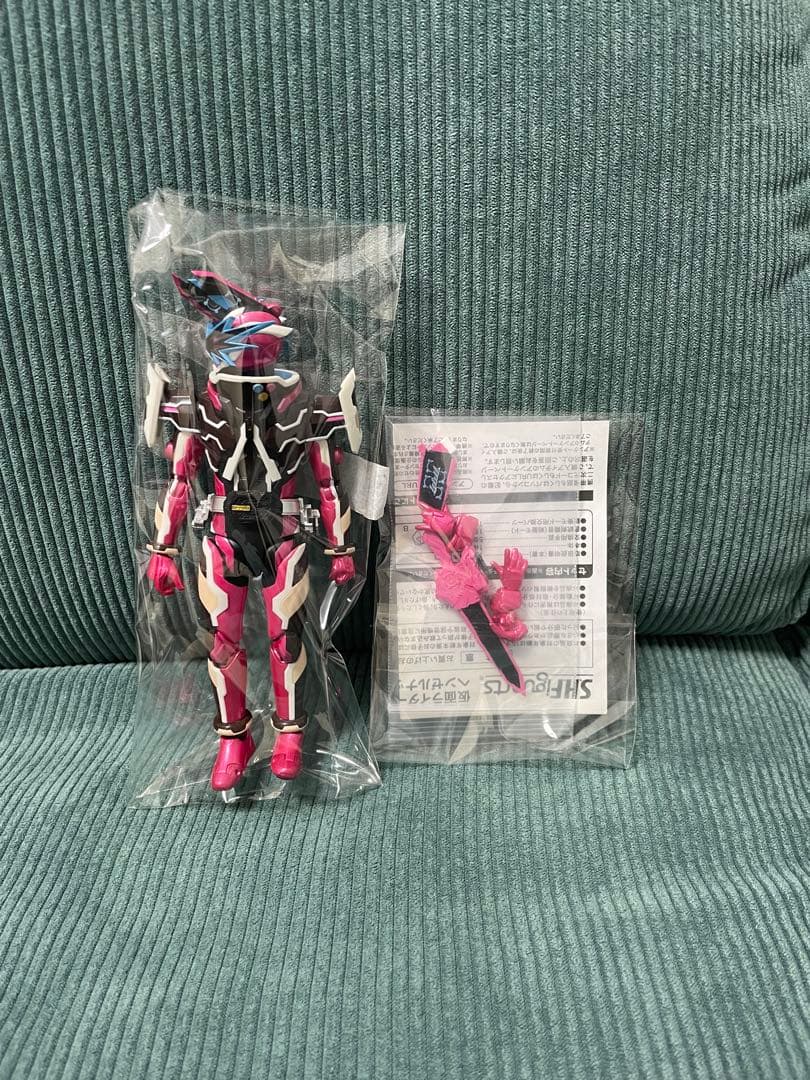 【まとめ売り】『仮面ライダーセイバー S.H.Figuarts 7体セット』