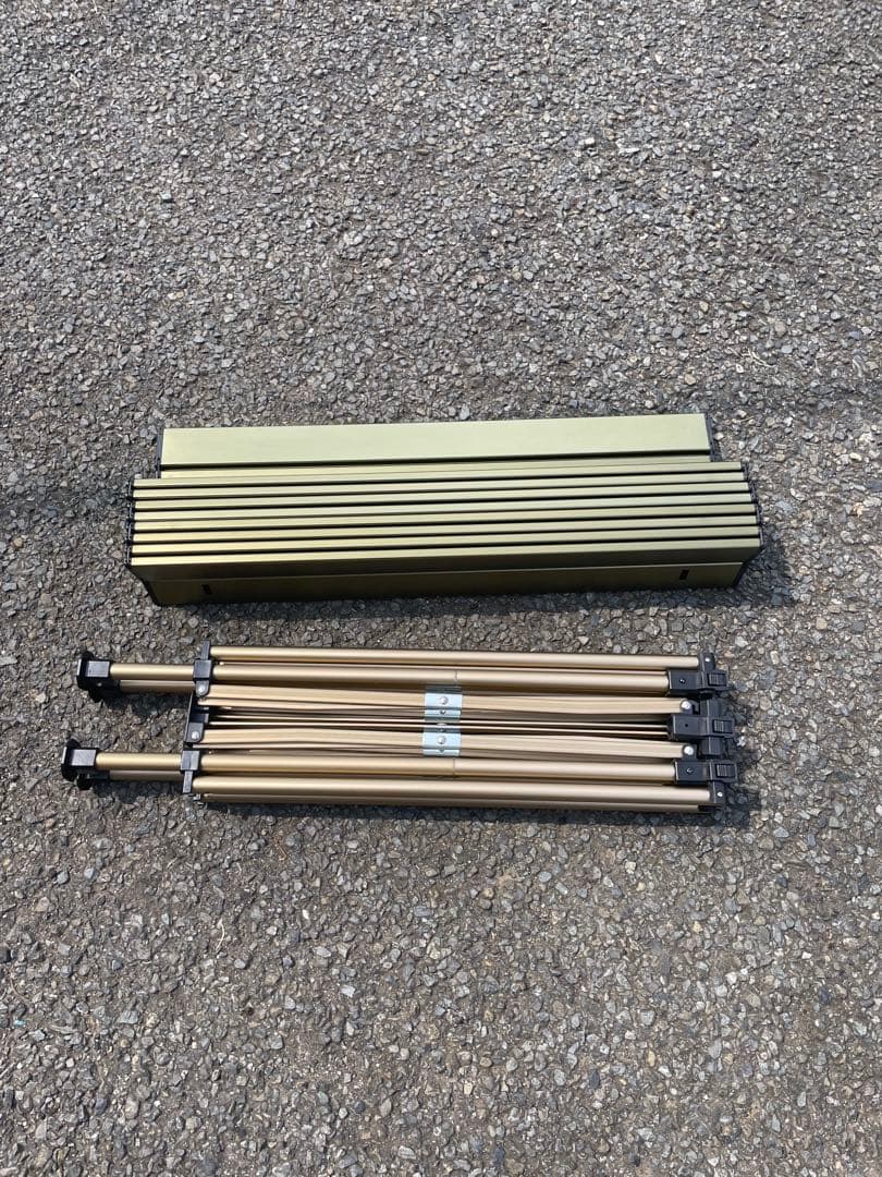 Coleman 折りたたみアルミテーブル　限定色