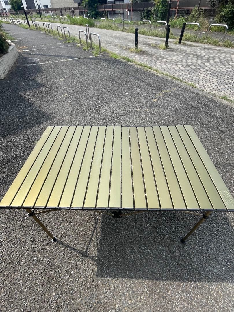 Coleman 折りたたみアルミテーブル　限定色