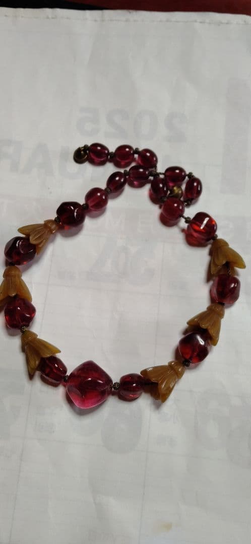 アンティーク　パリで求めたベークライトのネックレス