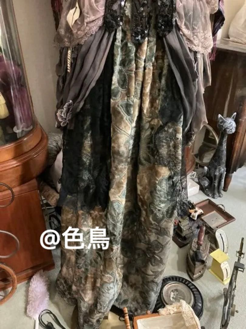 サザビーズオークション 100万円落札品 中世アンティークドレス トルソー付