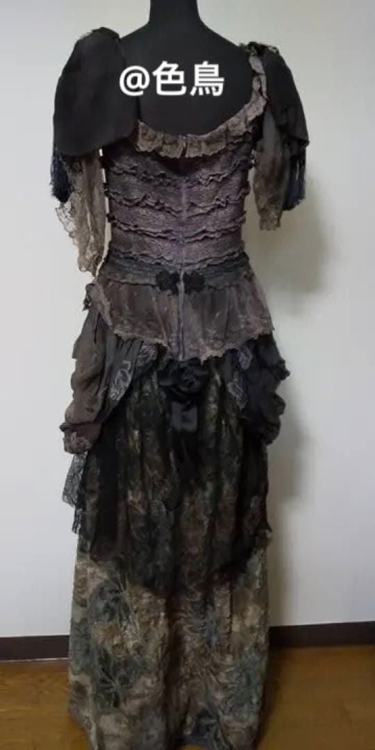 サザビーズオークション 100万円落札品 中世アンティークドレス トルソー付