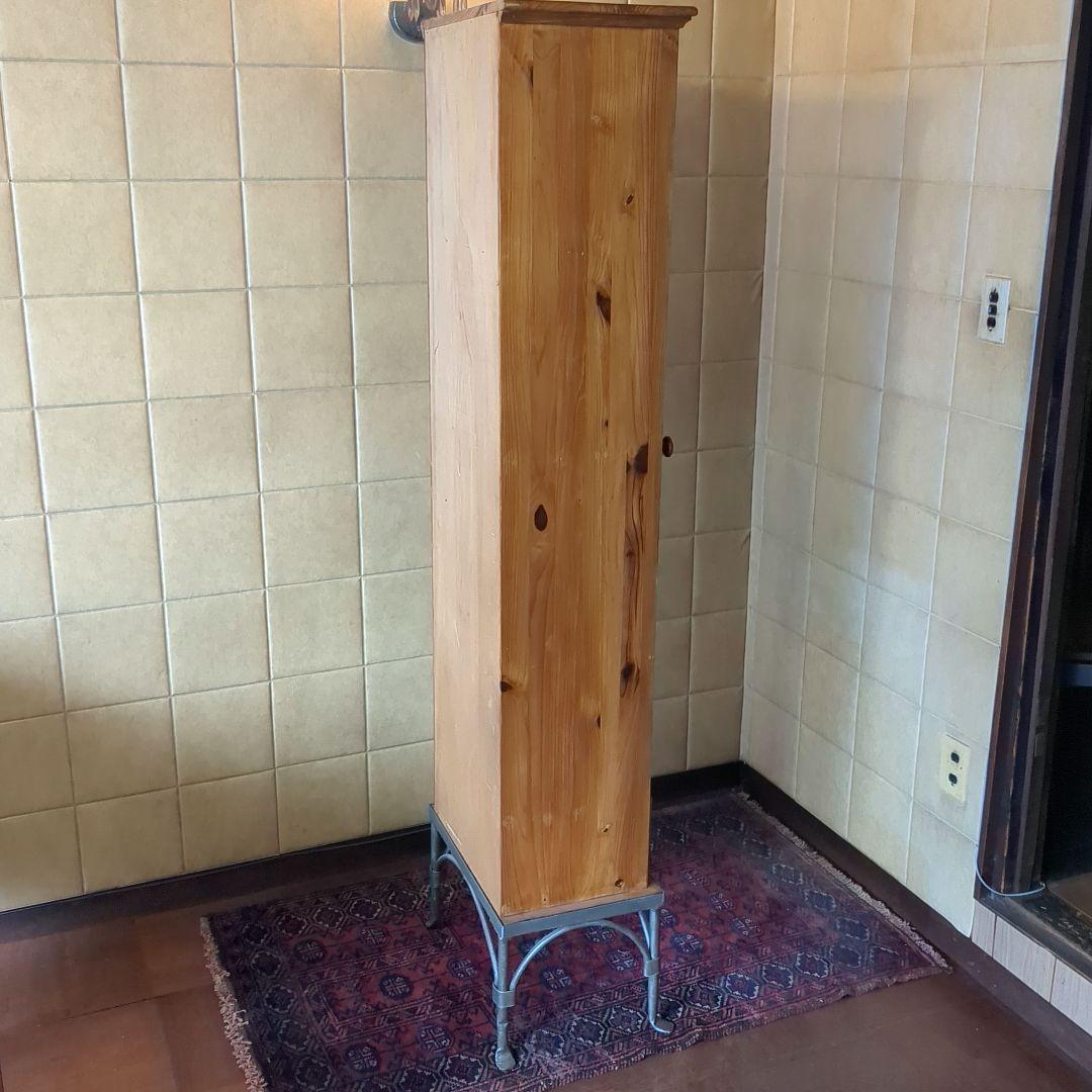 【値下げしました】パイン材　ガラスアイアンキャビネット　店舗什器