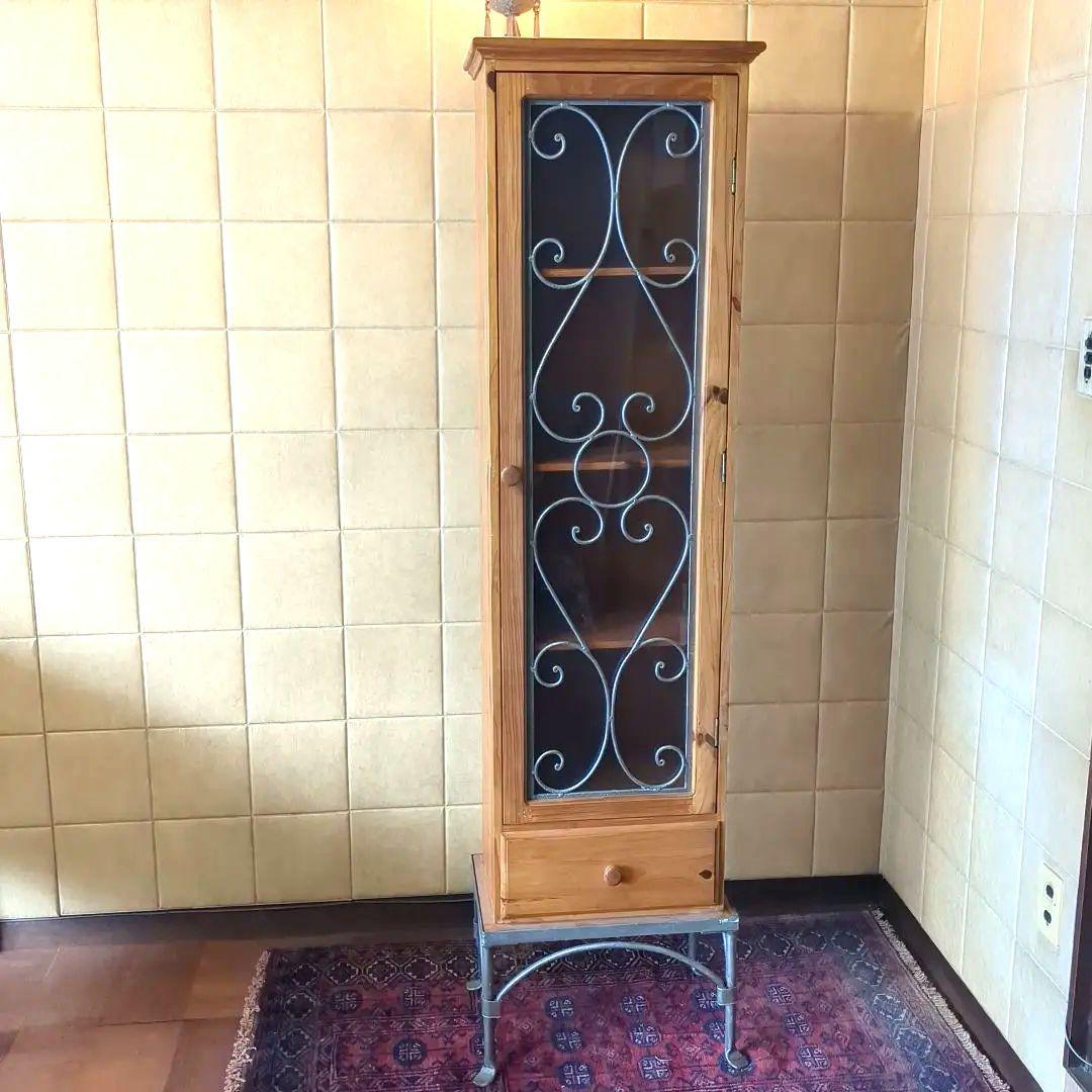 【値下げしました】パイン材　ガラスアイアンキャビネット　店舗什器