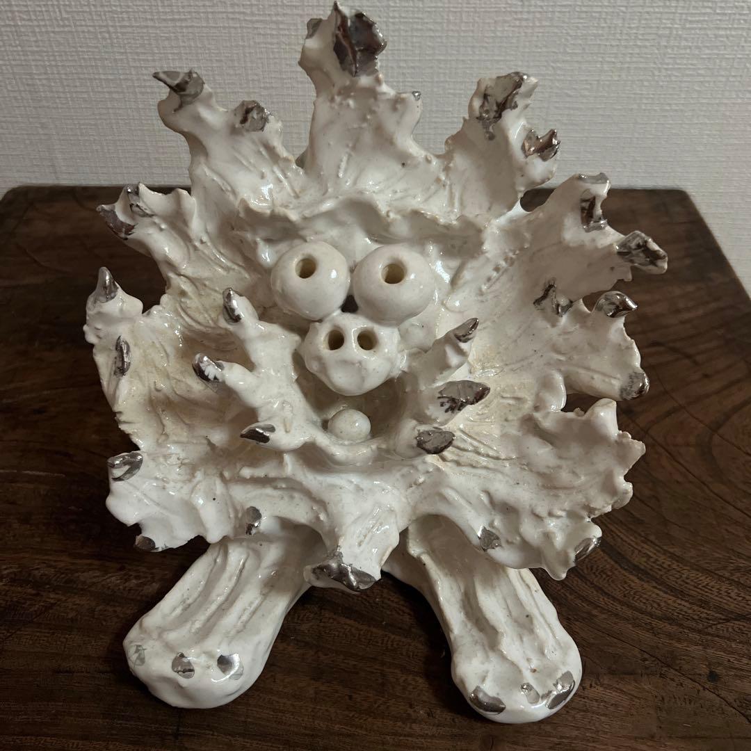 香港現代アートギャラリー 購入 珍しい白い銀彩のシーサー 大嶺工房