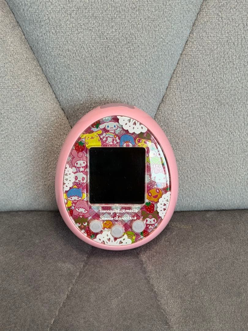 たまごっちみーつ　サンリオ　ピンク キャラクター柄