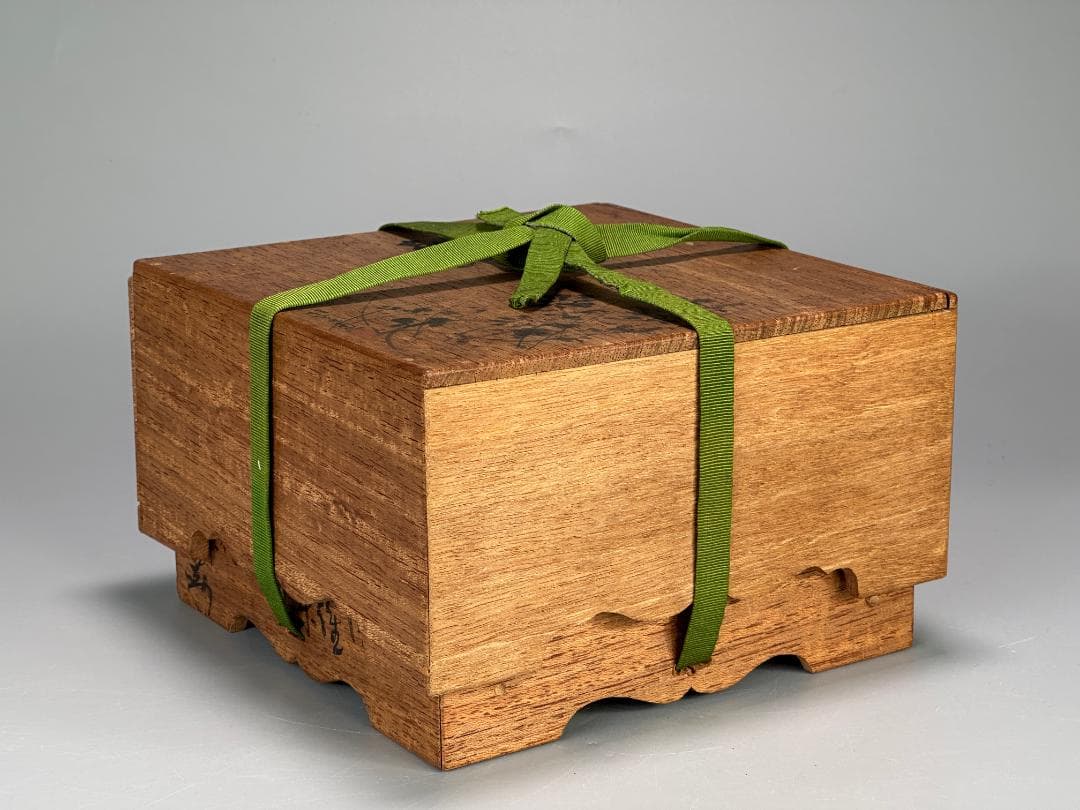 朝鮮古美術　李朝時代　茶道具　茶碗　白磁　貫入 時代　古物　韓国美術　旧蔵供箱