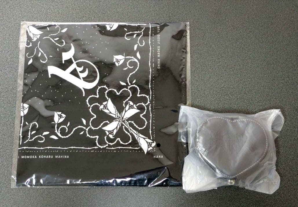 【新品未開封】HANA公式グッズ　BAD LOVE バンダナ＆アクセサリーケース