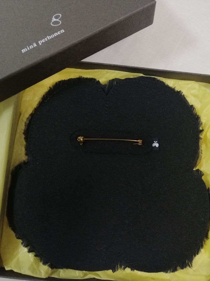 ラスト1点　お値下げ不可　正規品　ミナペルホネン　hope　コサージュ　ブローチ