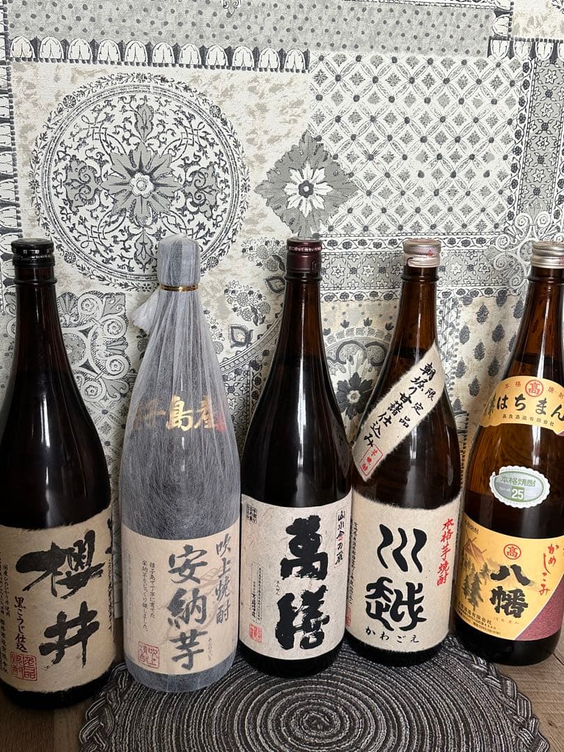 川越ツボと、本格芋焼酎 5本と、牛蒡焼酎の全部で6本