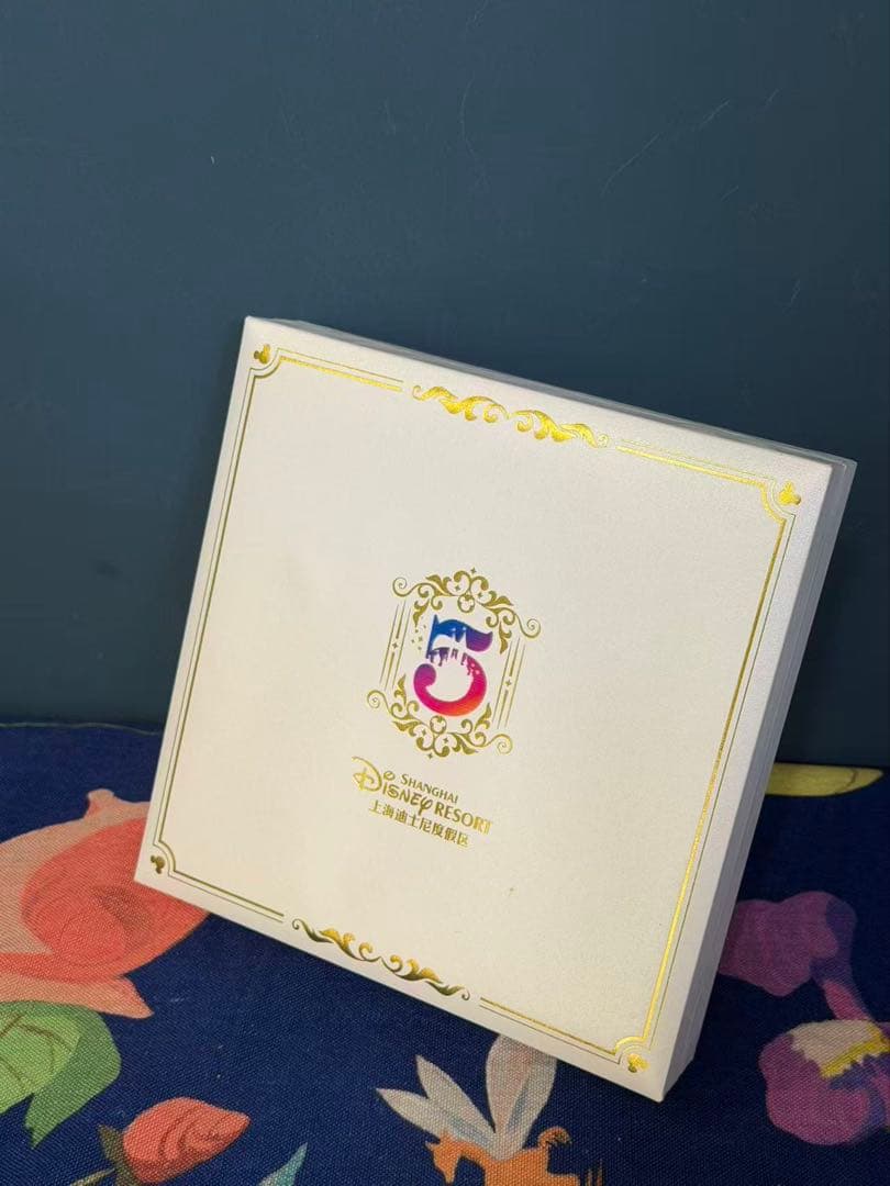 上海ディズニーランド正規品5周年ミッキーフレンズピンバッジ限数300