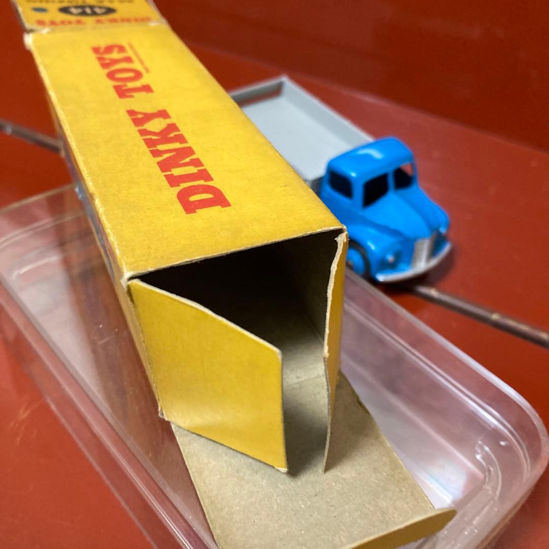 Dinky Toys 414 青いリアティッピングワゴン
