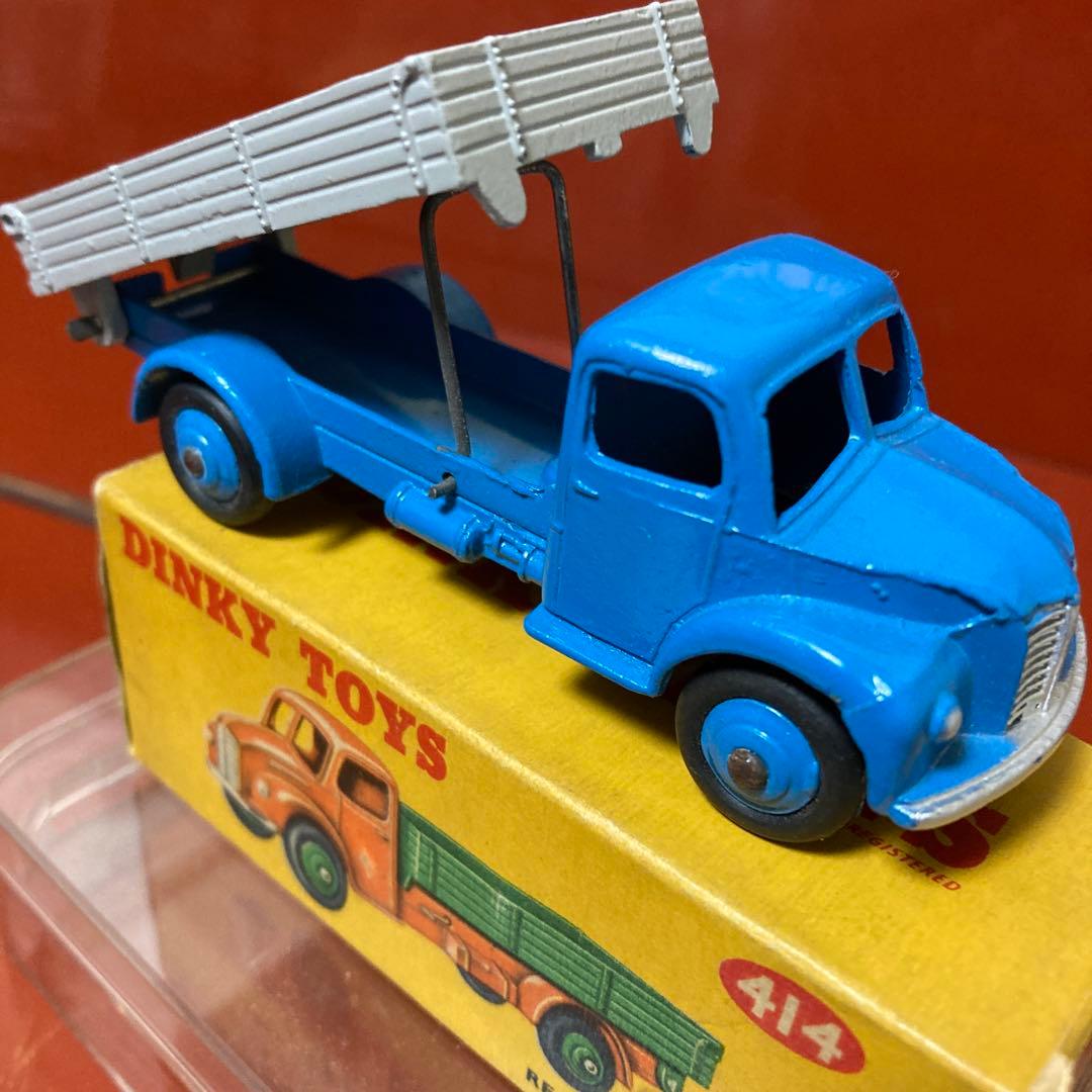 Dinky Toys 414 青いリアティッピングワゴン