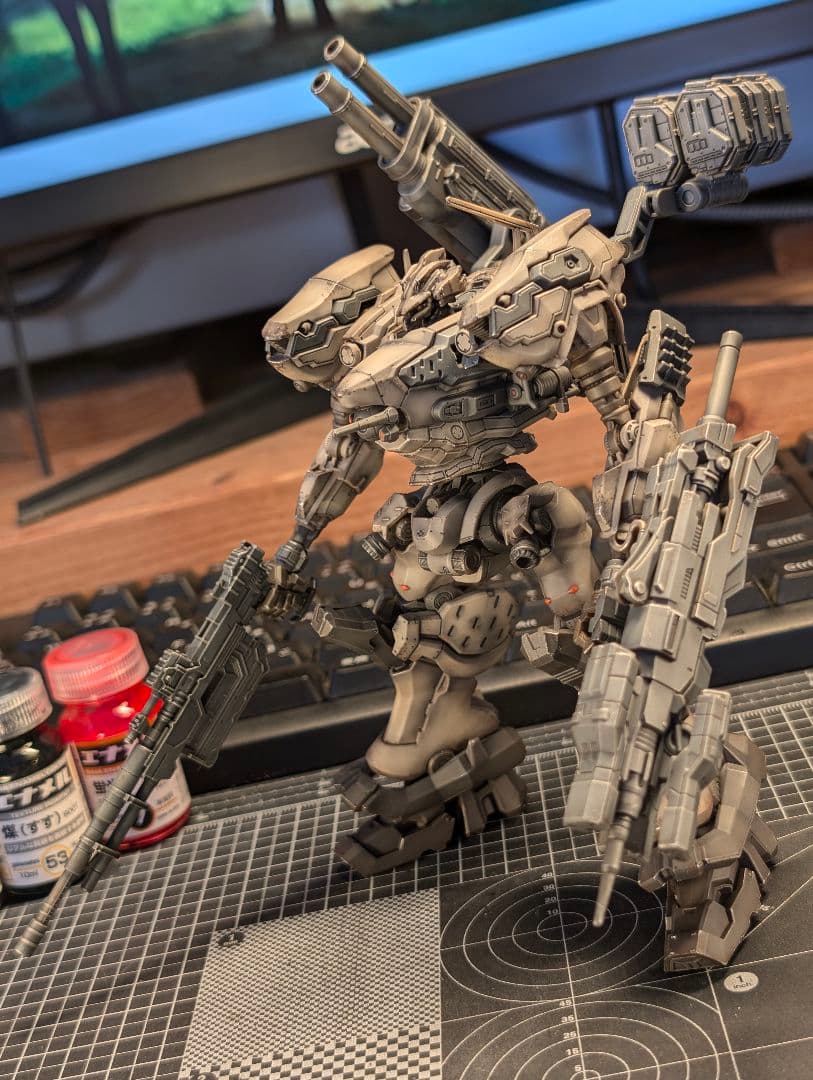 30MM アーマード・コア6 ナイトフォール　完成品　成形色ウェザリング仕上げ