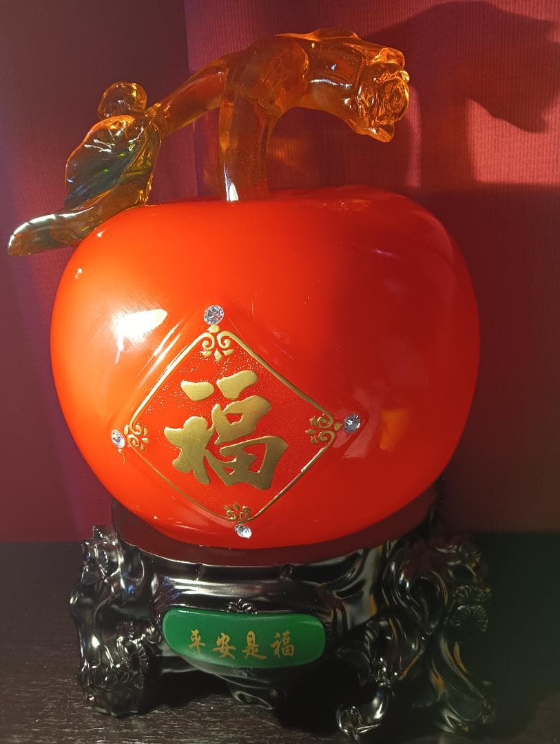 風水アイテム　赤い林檎(りんご)の置物　貯金箱