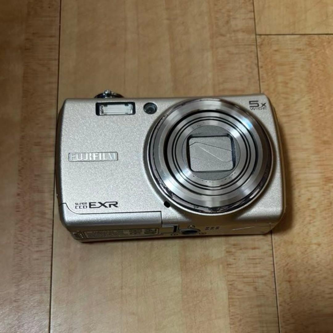 富士フィルムFINEPIX F200 EXR