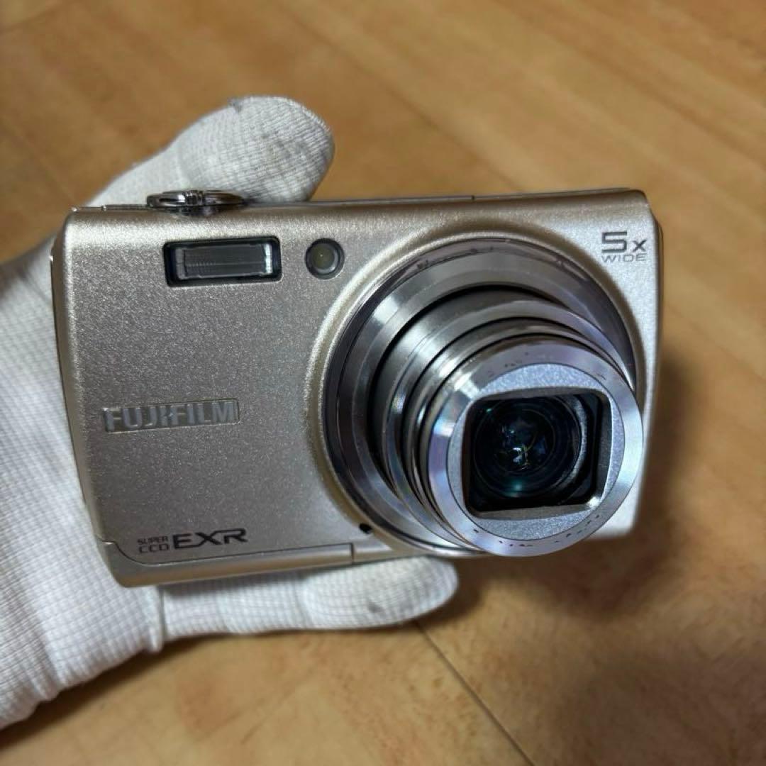富士フィルムFINEPIX F200 EXR