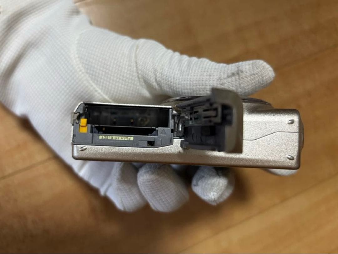 富士フィルムFINEPIX F200 EXR