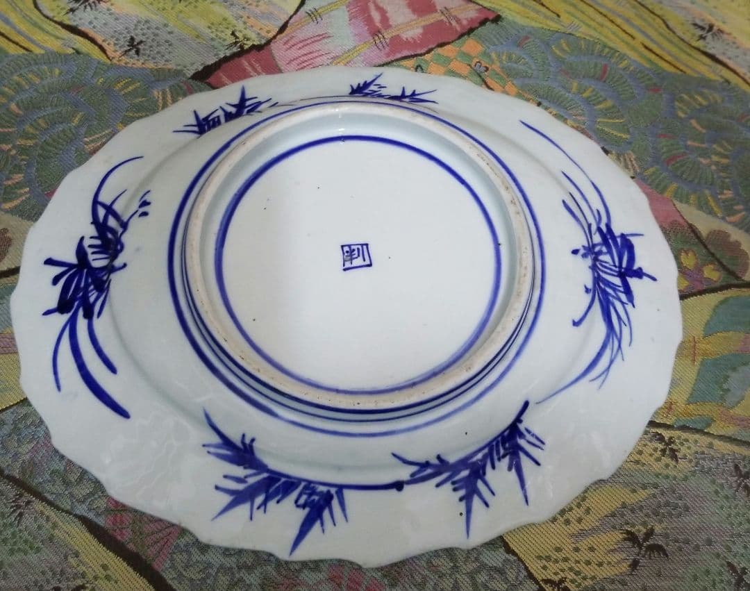 伊万里　明治時代　手書き染め付け陶印いりです