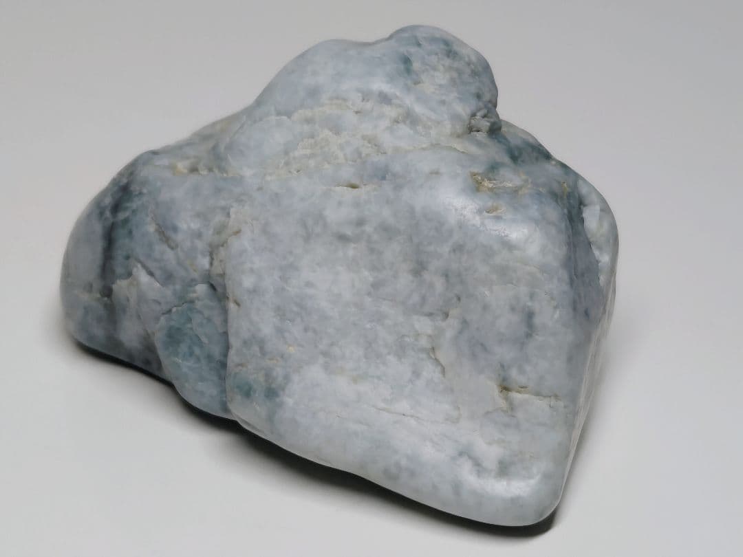 糸魚川138 翡翠 227g ヒスイ 原石 鑑賞石 自然石 誕生石 鉱物 鉱石