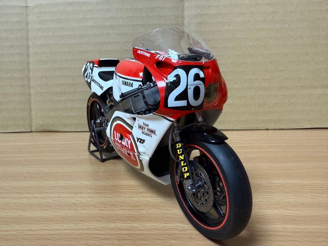 完成品 ヤマハ YZF750 ラッキーストライク YAMAHA 1/12 送料込