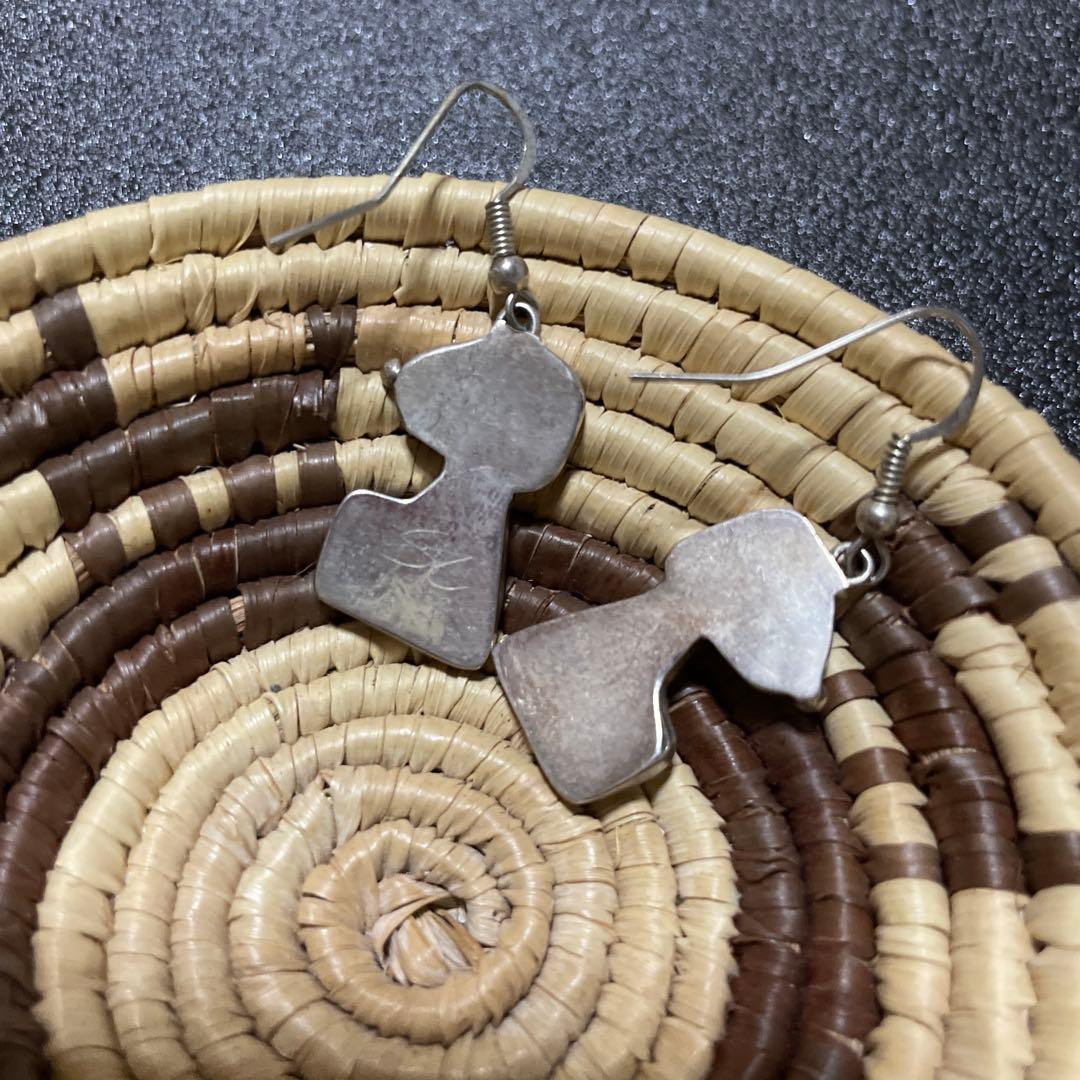 ズニ族スヌーピーピアス