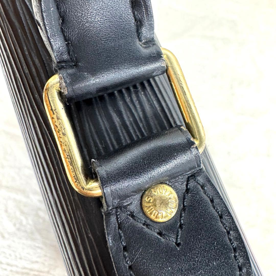 ルイヴィトン　LOUIS VUITTON ビジネスバッグ　エピ　コンセイエ