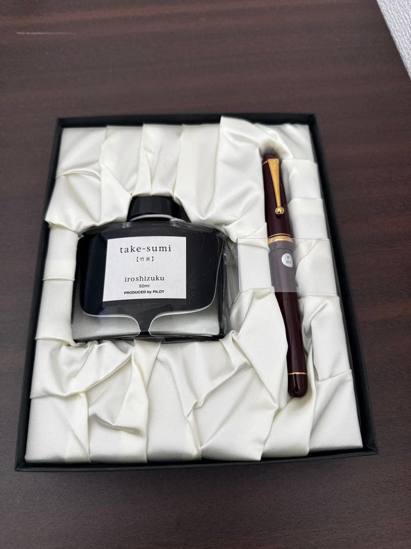 【希少！非売品】JRA×阪急電鉄コラボ万年筆（PILOT製）