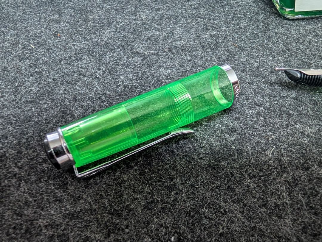 ペリカン万年筆 特別生産品 M205 DUO 蛍光グリーン