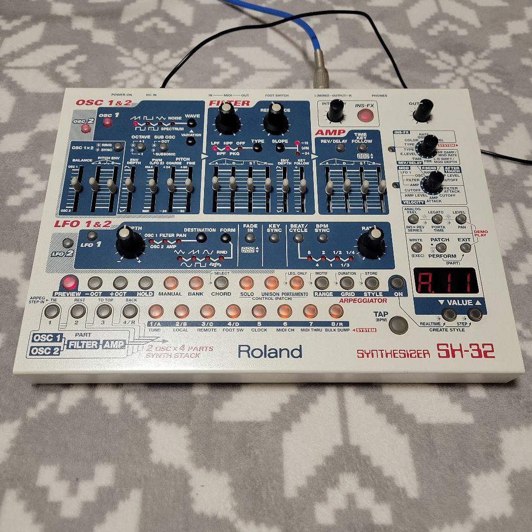 Roland SH-32 シンセサイザー