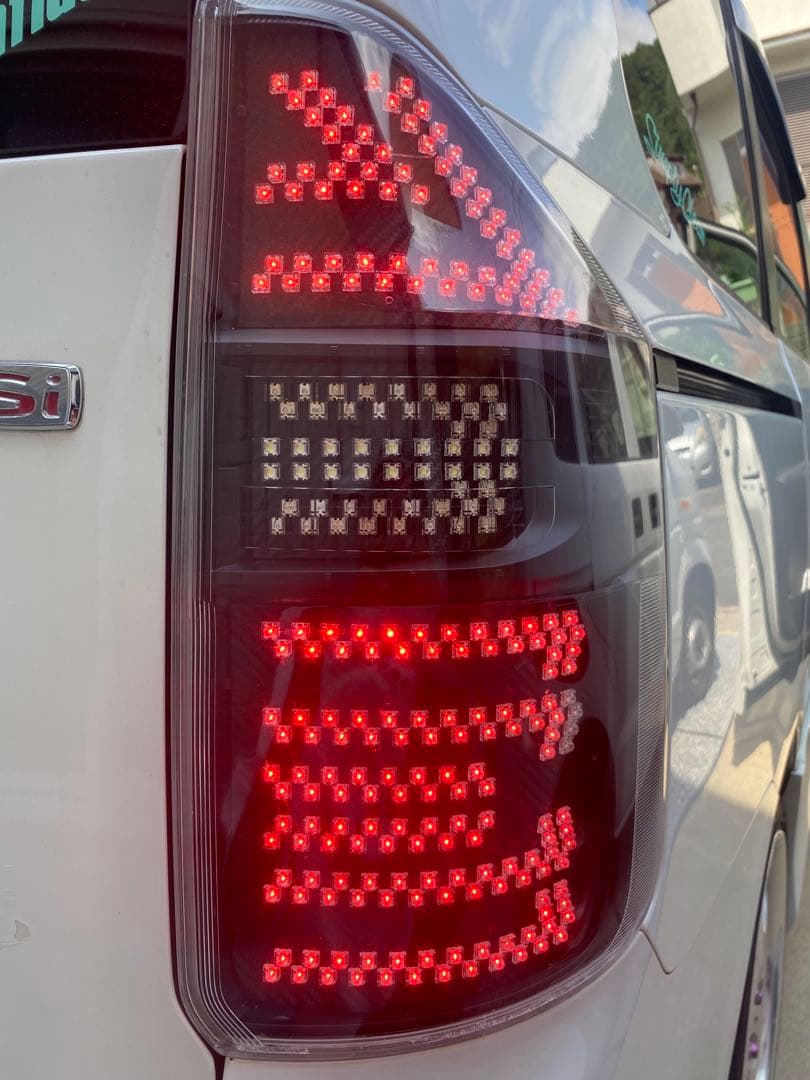 70ヴォクシー&ノア用LEDテールランプ