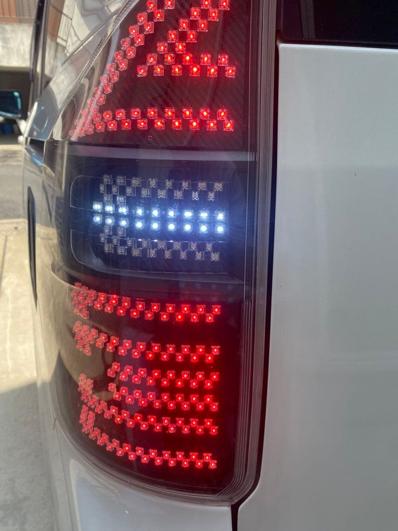 70ヴォクシー&ノア用LEDテールランプ